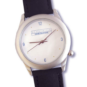 Montre bracelet cuir avec cadran logo ADB